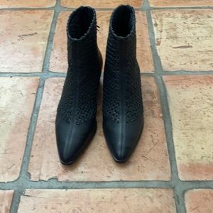 FRYE Ellen Woven Bootie Black Size 10